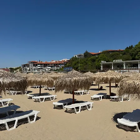 Sun Coast By The Sea Apartament Święty Włas