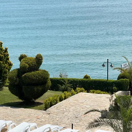 Sun Coast By The Sea Apartament